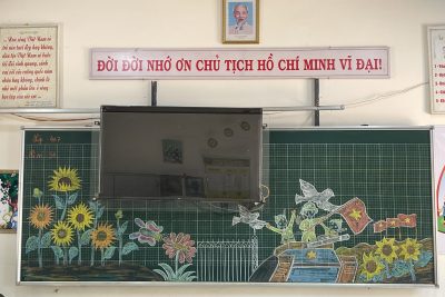 NHỮNG CHIẾC BẢNG ĐẦY SẮC MÀU