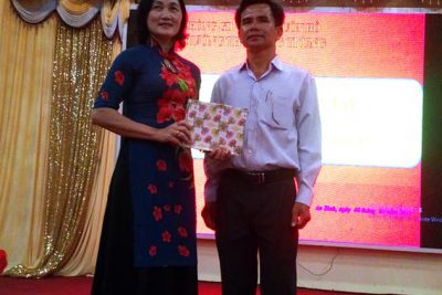 Chia tay cô Phạm Thị Thu Hiền về hưu